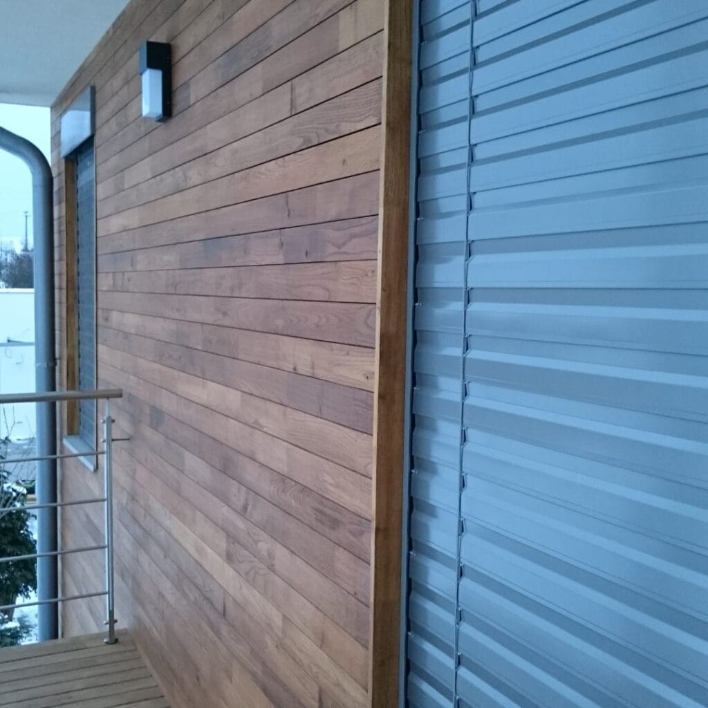 Fasádny obklad z agátoveho dreva