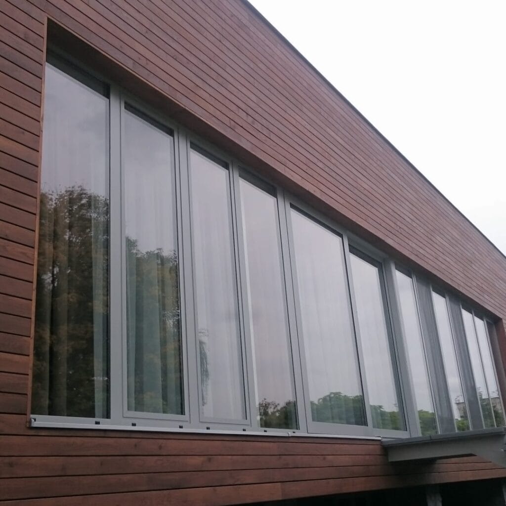 Fasádny obklad z agátoveho dreva