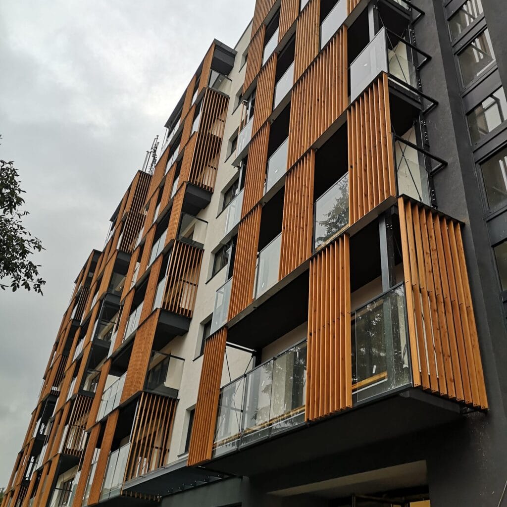 Fasádny obklad z agátoveho dreva