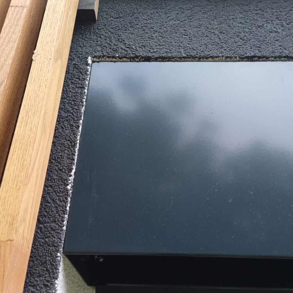 Fasádny obklad z agátoveho dreva