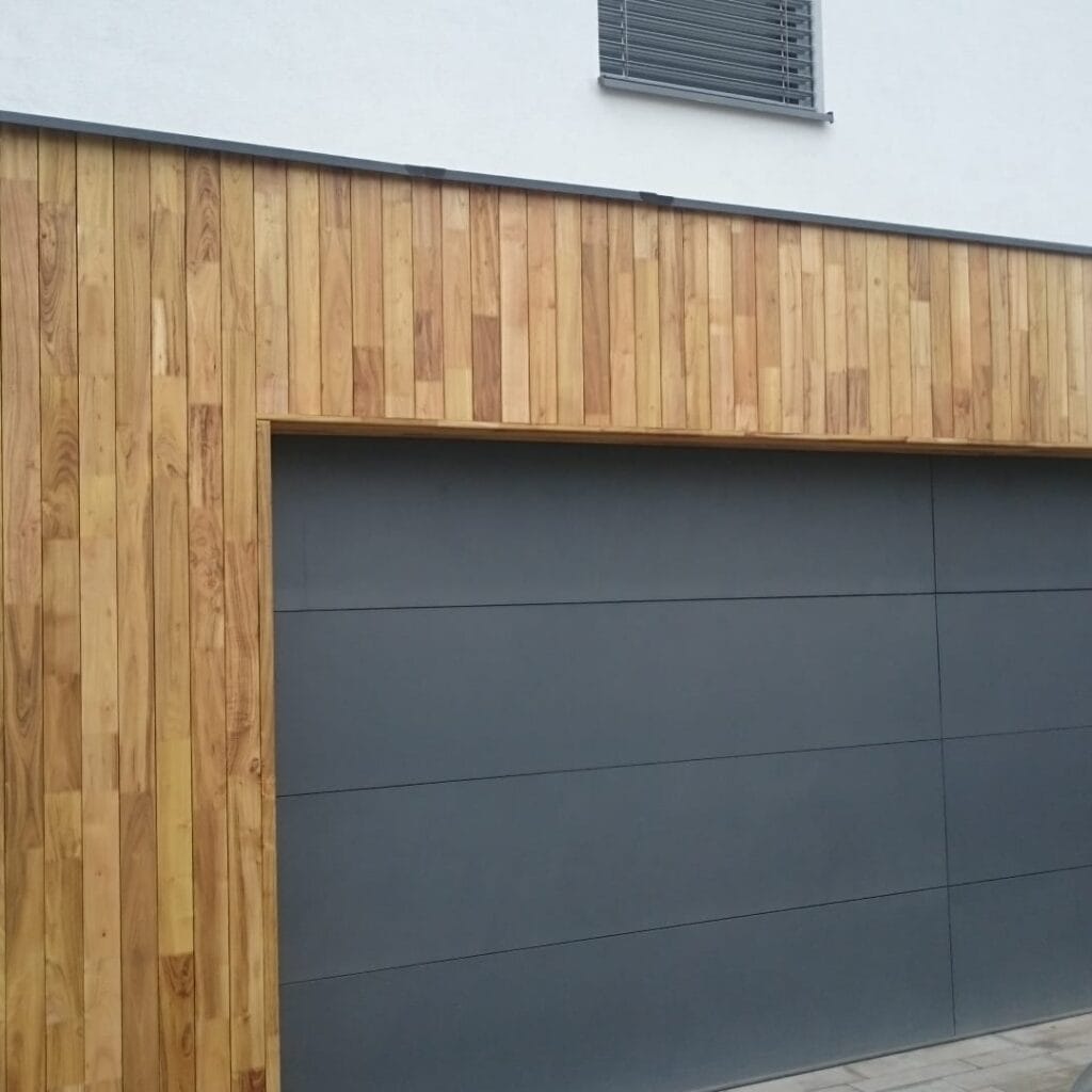 Fasádny obklad z agátoveho dreva