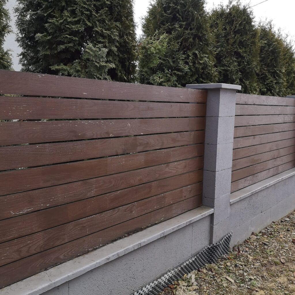 Plot z agátoveho dreva