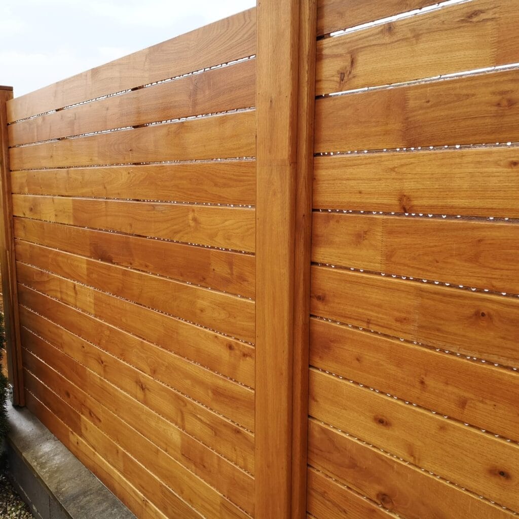 Plot z agátoveho dreva