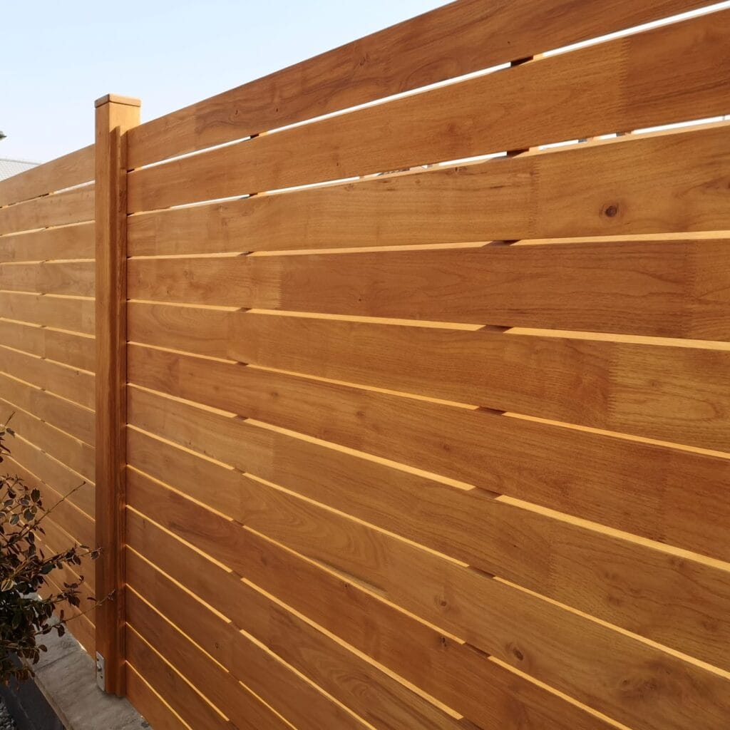 Plot z agátoveho dreva