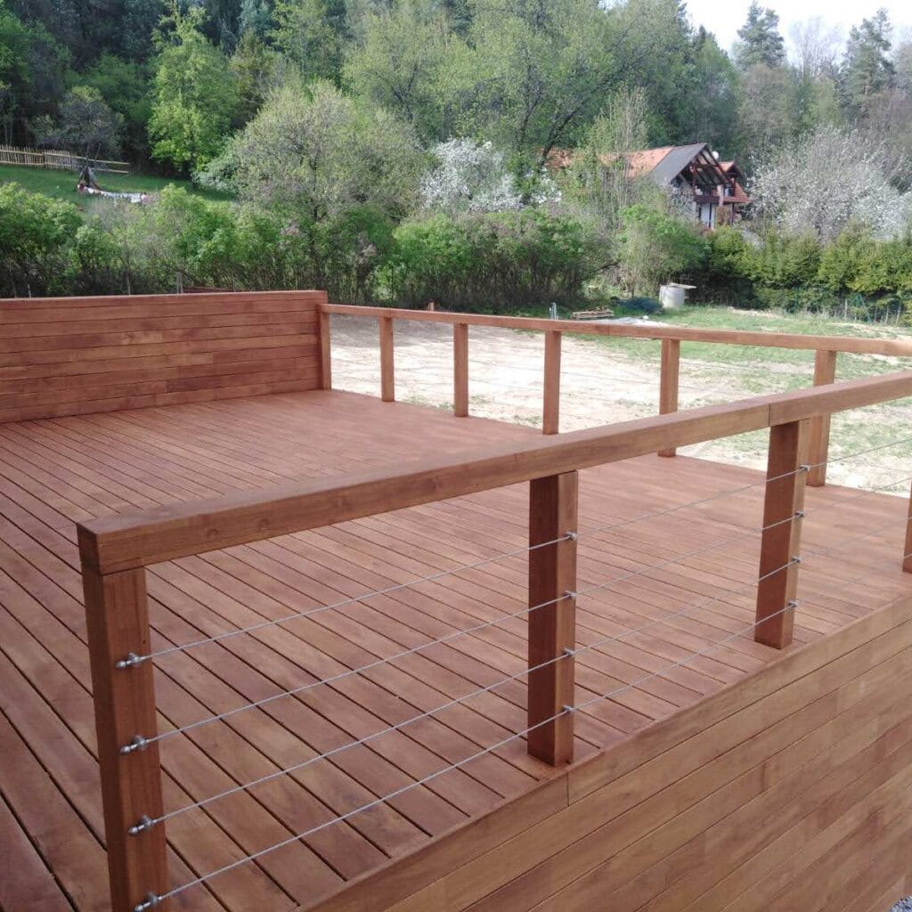 Plot z agátoveho dreva