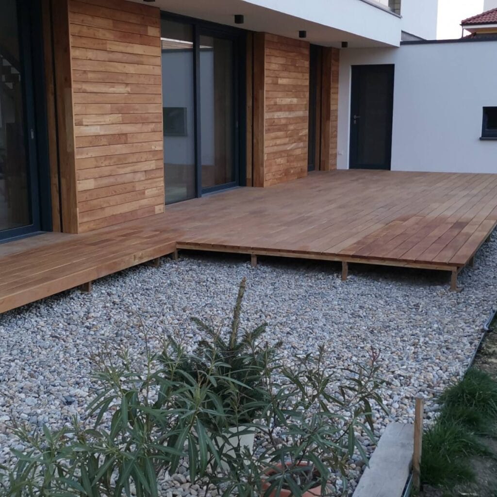 Terasa z agátoveho dreva