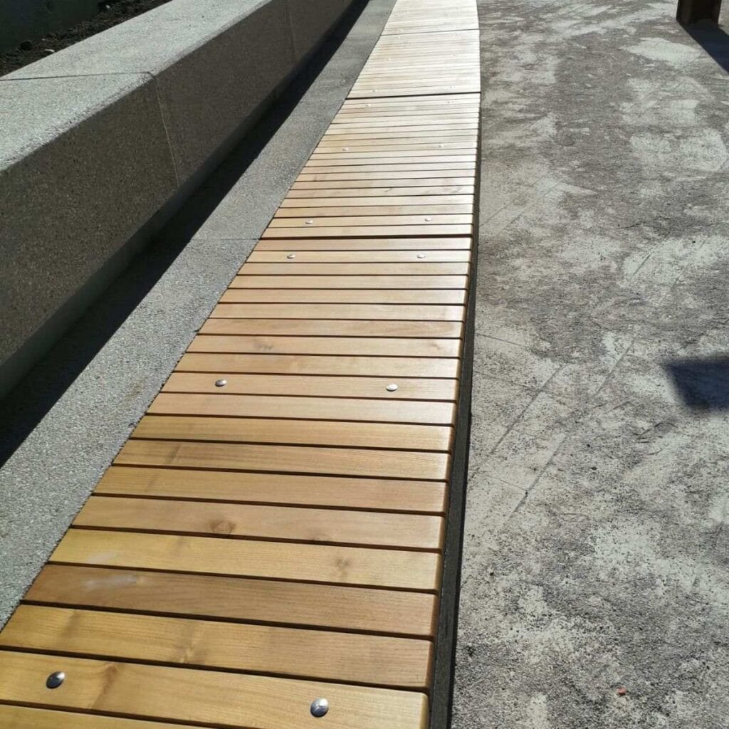 Zákazkova výroba z agátového dreva