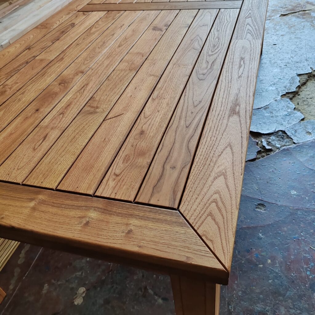 Zákazkova výroba z agátového dreva