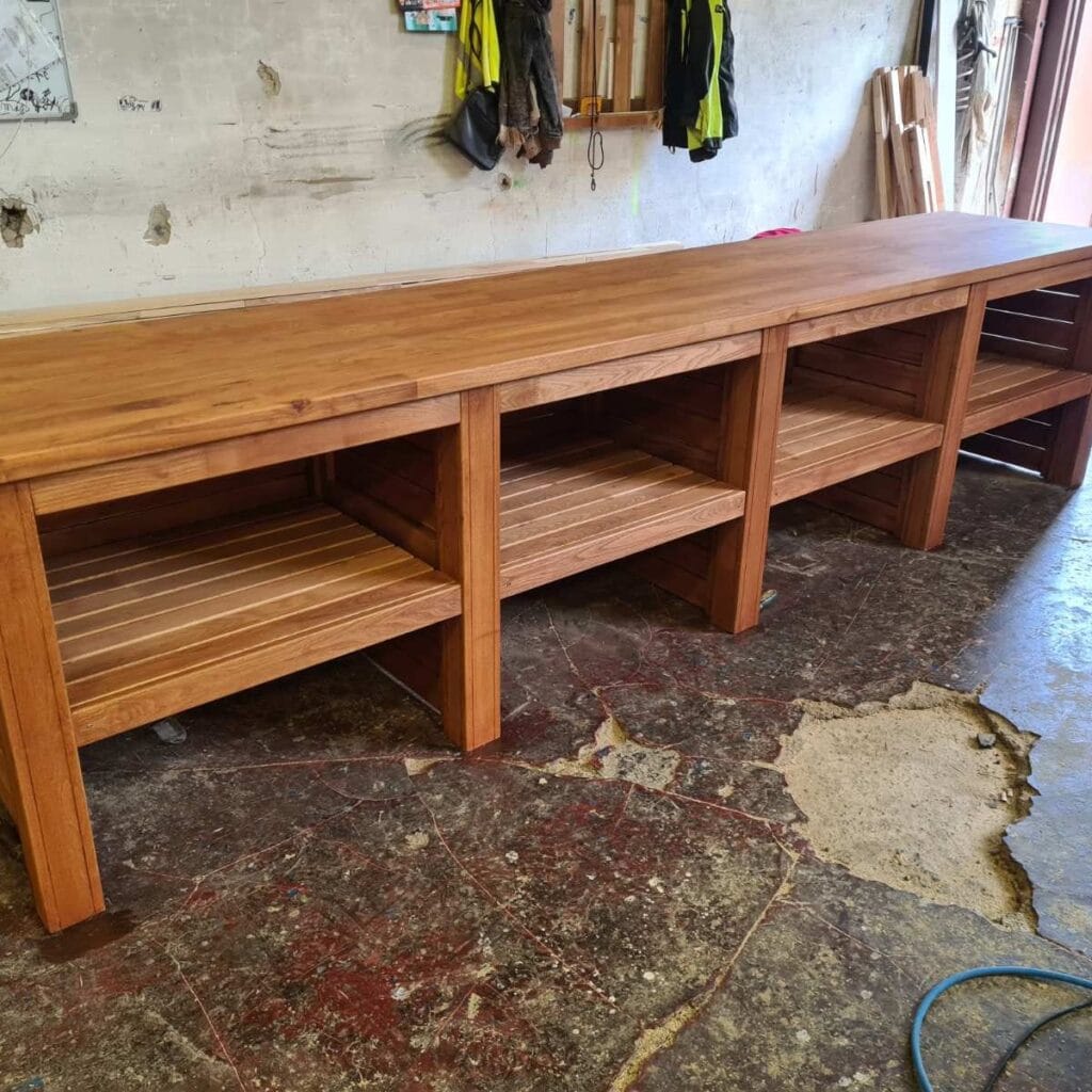 Zákazkova výroba z agátového dreva