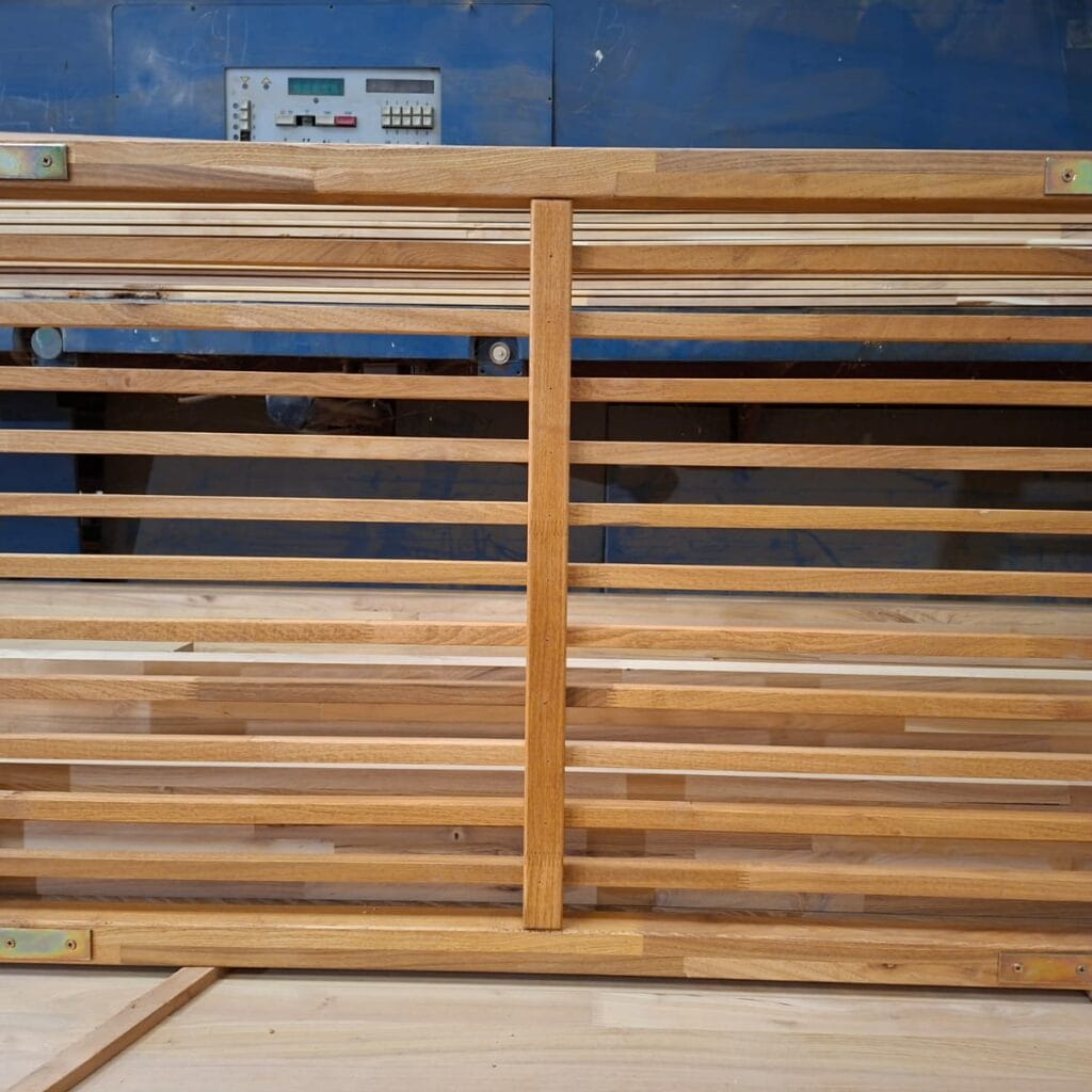 Zákazkova výroba z agátového dreva